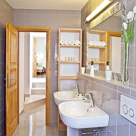 Oceanus Villa Vis